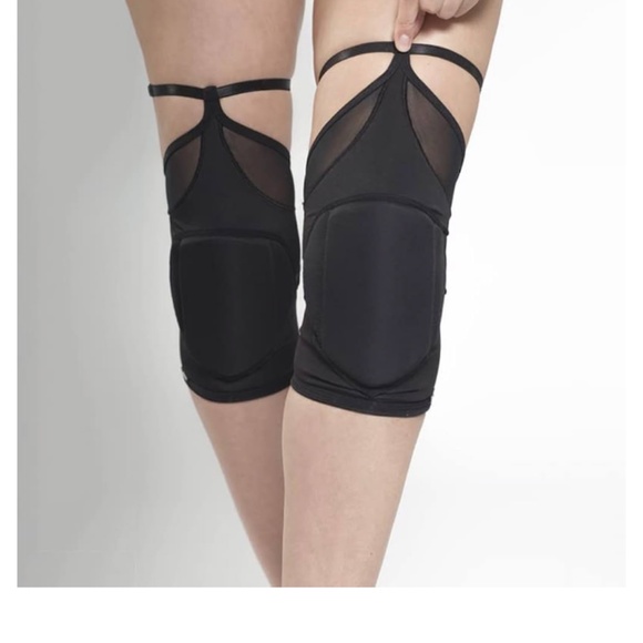 queen polewear black fire knee pads - Picture 2 of 2